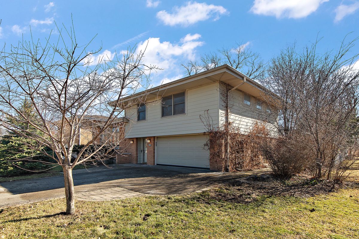 2708 Hawthorne Lane, Flossmoor, IL 60422