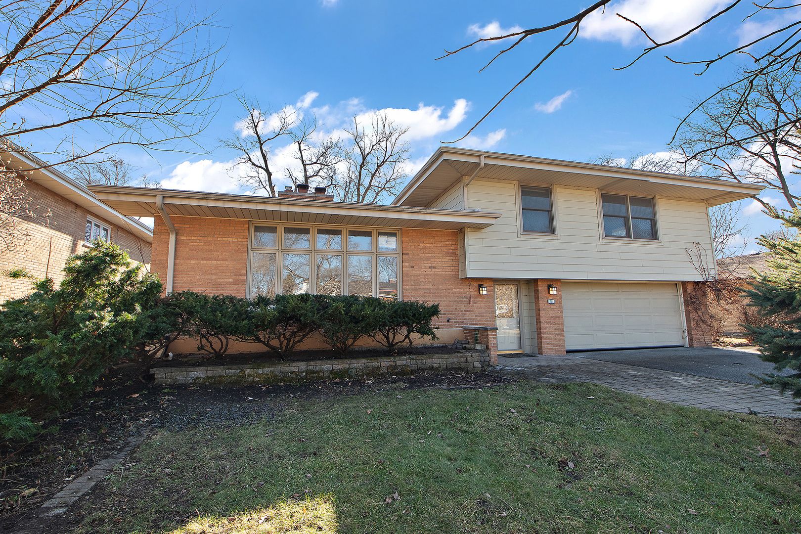 2708 Hawthorne Lane — Flossmoor, IL 60422