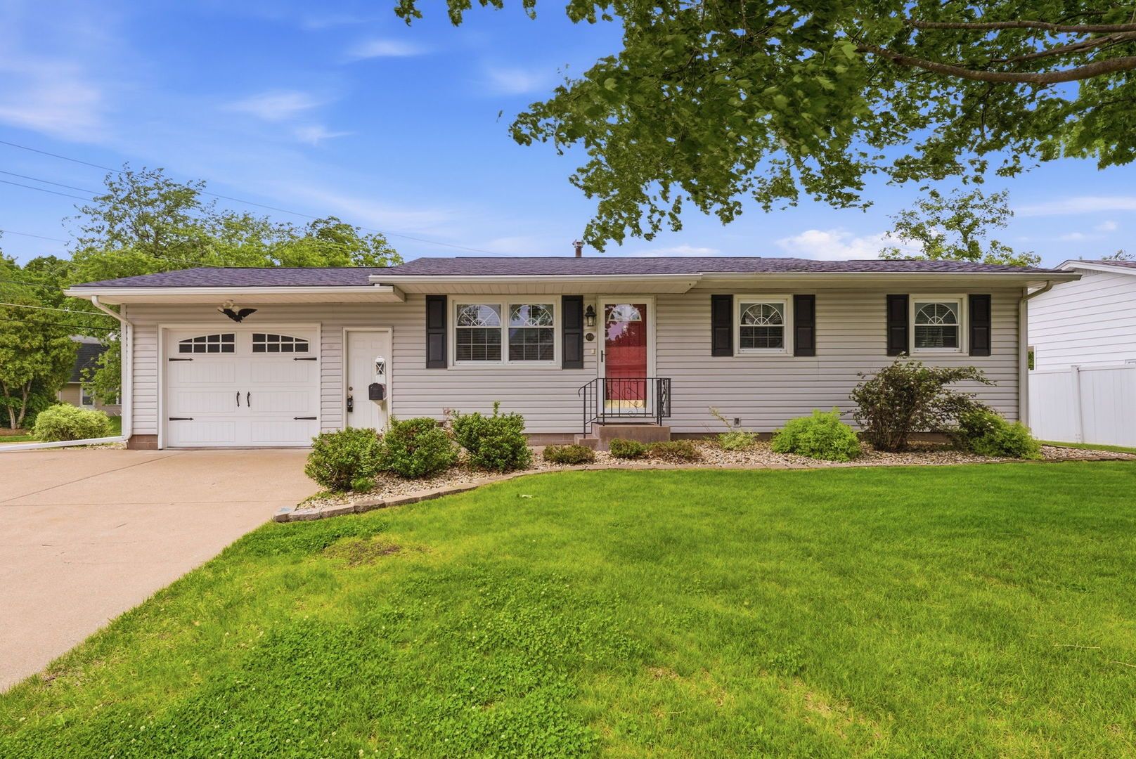 409 25th Avenue — East Moline, IL 61244