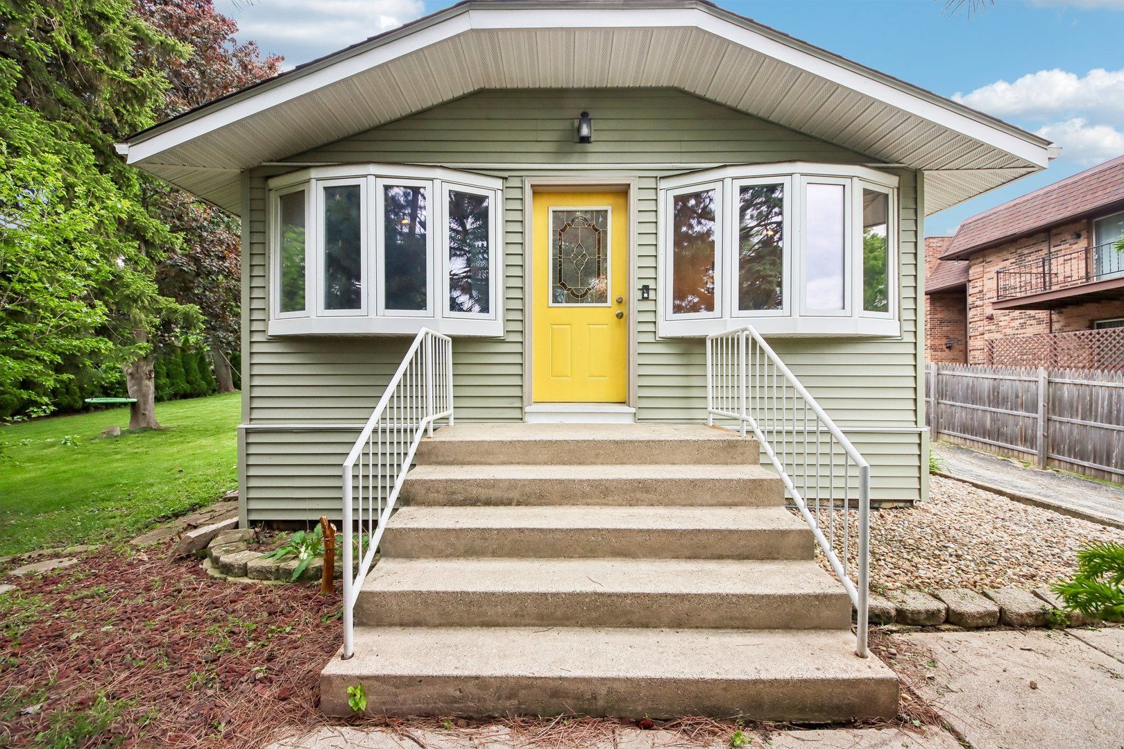 117 E 55th Street — Westmont, IL 60559