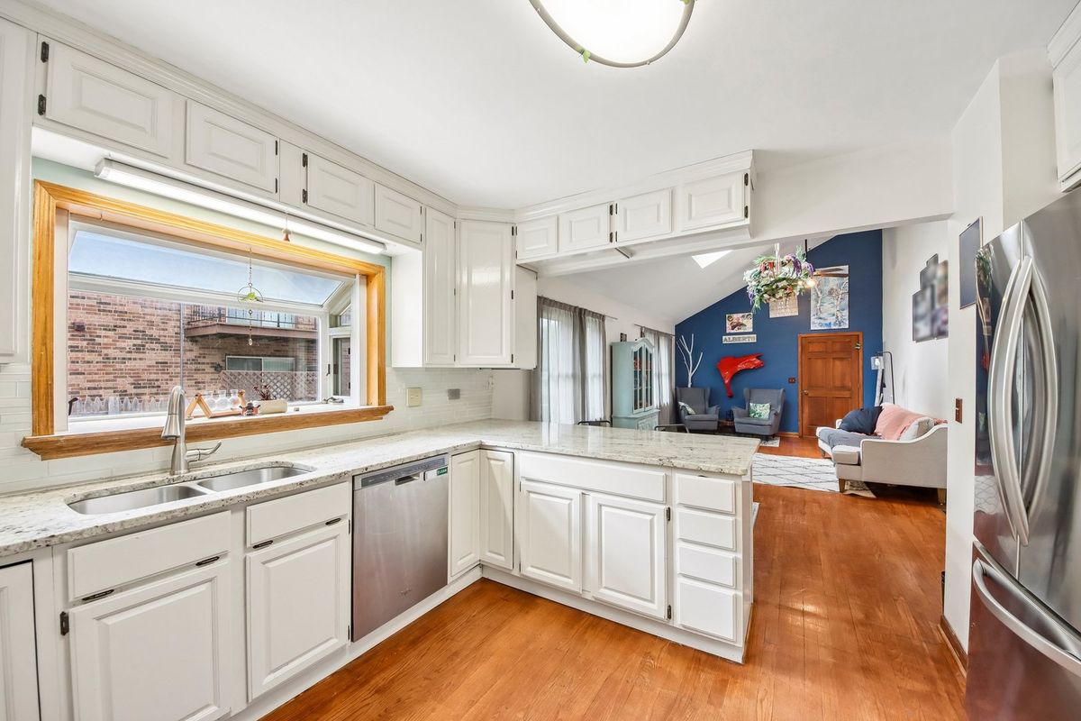 117 E 55th Street, Westmont, IL 60559