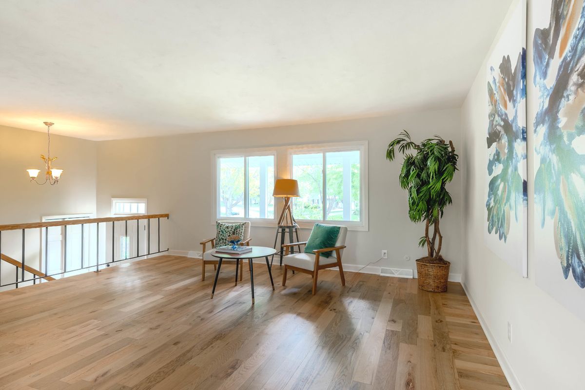 10 Cumberland Court, Cary, IL 60013
