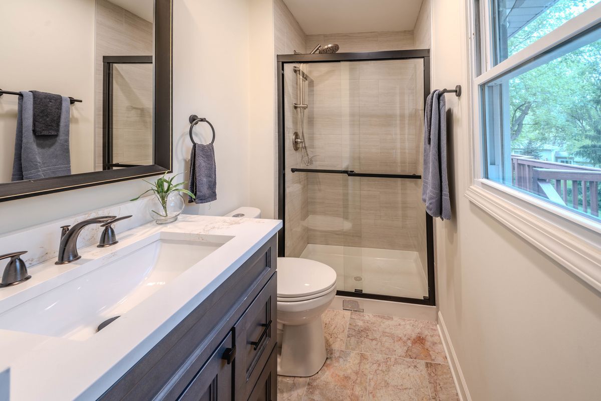 10 Cumberland Court, Cary, IL 60013