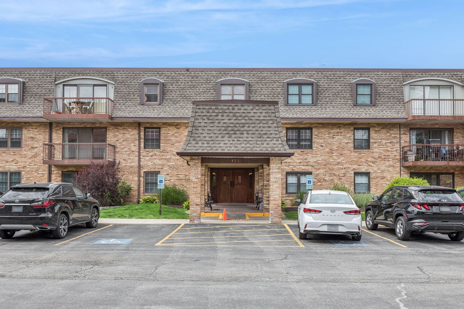 475 N Cass Avenue #205 — Westmont, IL 60559
