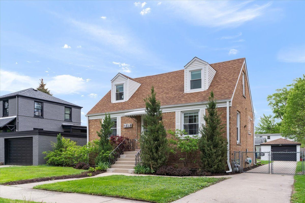 9125 S 54th Avenue, Oak Lawn, IL 60453