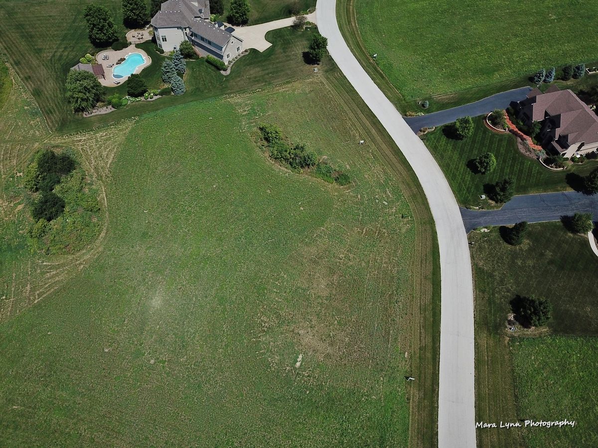 #11 Derek Drive, Elburn, IL 60119