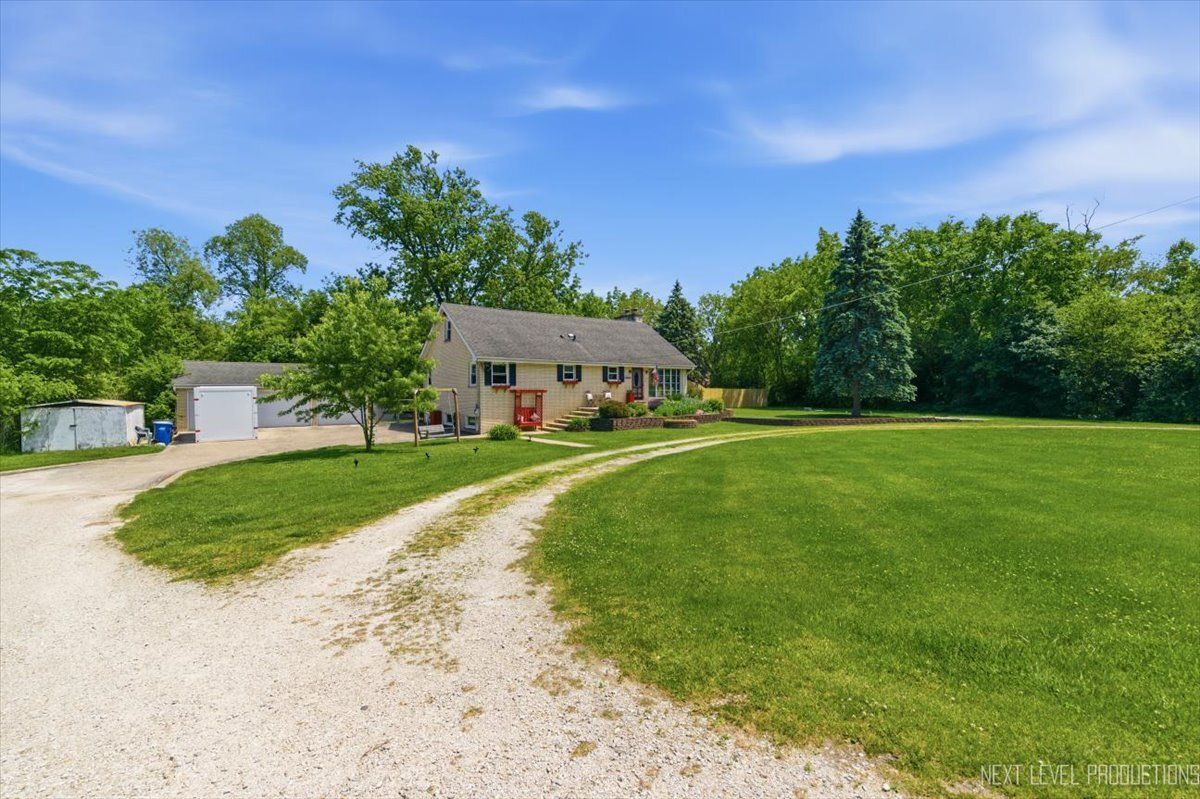 1N255 Prairie Avenue — Glen Ellyn, IL 60137