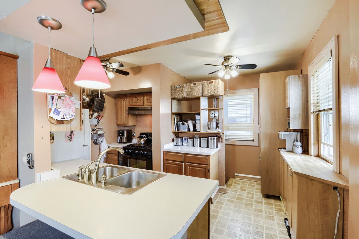 15 W Ann Street, Lombard, IL 60148