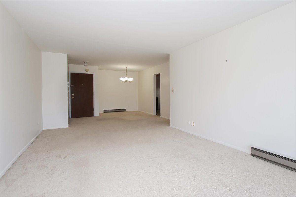 834 E Old Willow Road #209, Prospect Heights, IL 60070