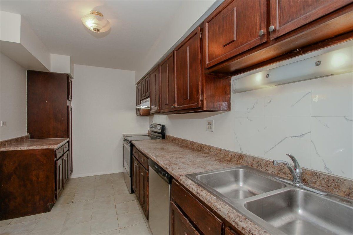 834 E Old Willow Road #209, Prospect Heights, IL 60070