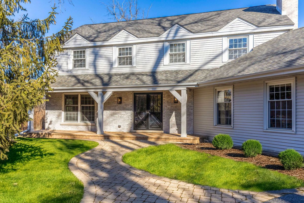 21 Ridge Road, Lake Forest, IL 60045