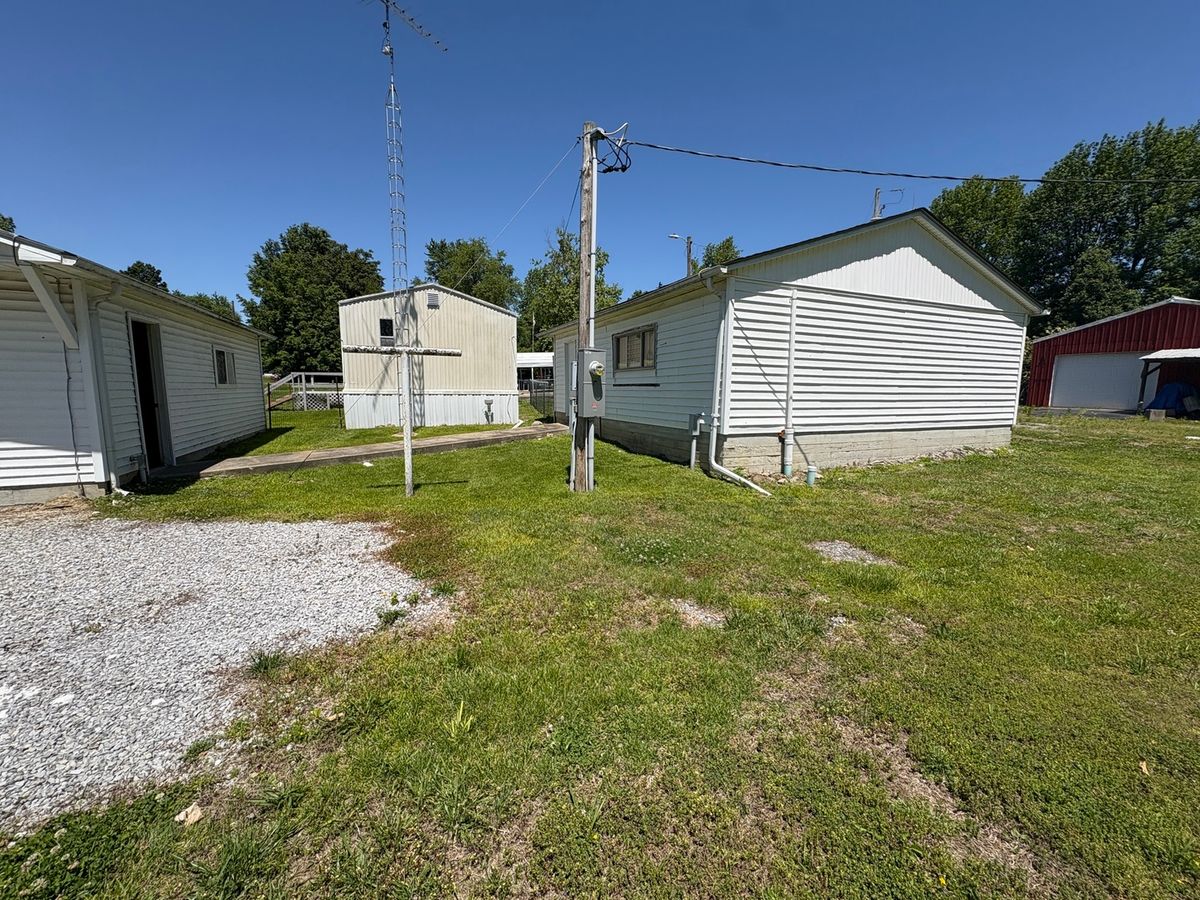 21654 Benton Street, Thompsonville, IL 62890