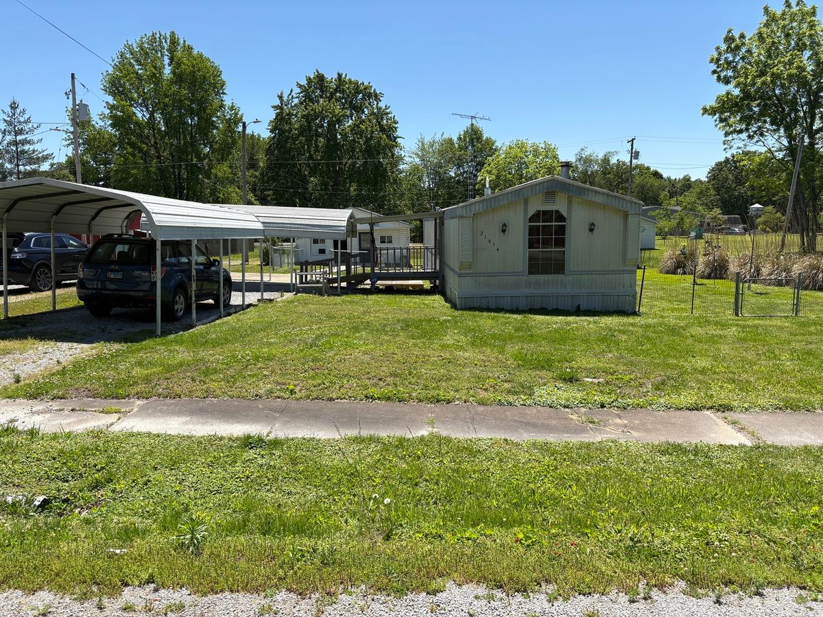 21654 Benton Street, Thompsonville, IL 62890