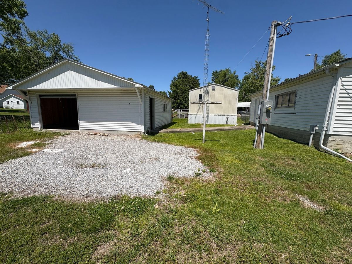 21654 Benton Street, Thompsonville, IL 62890