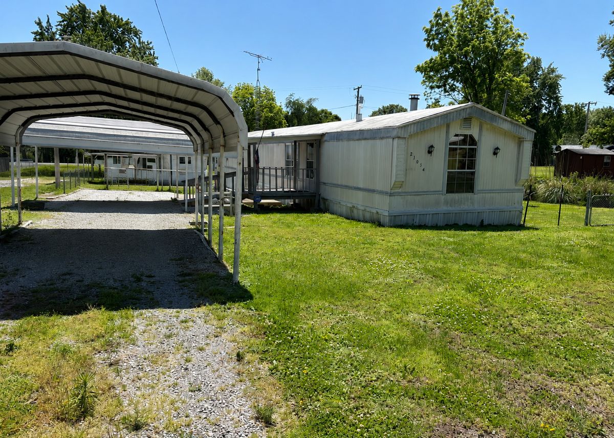 21654 Benton Street, Thompsonville, IL 62890