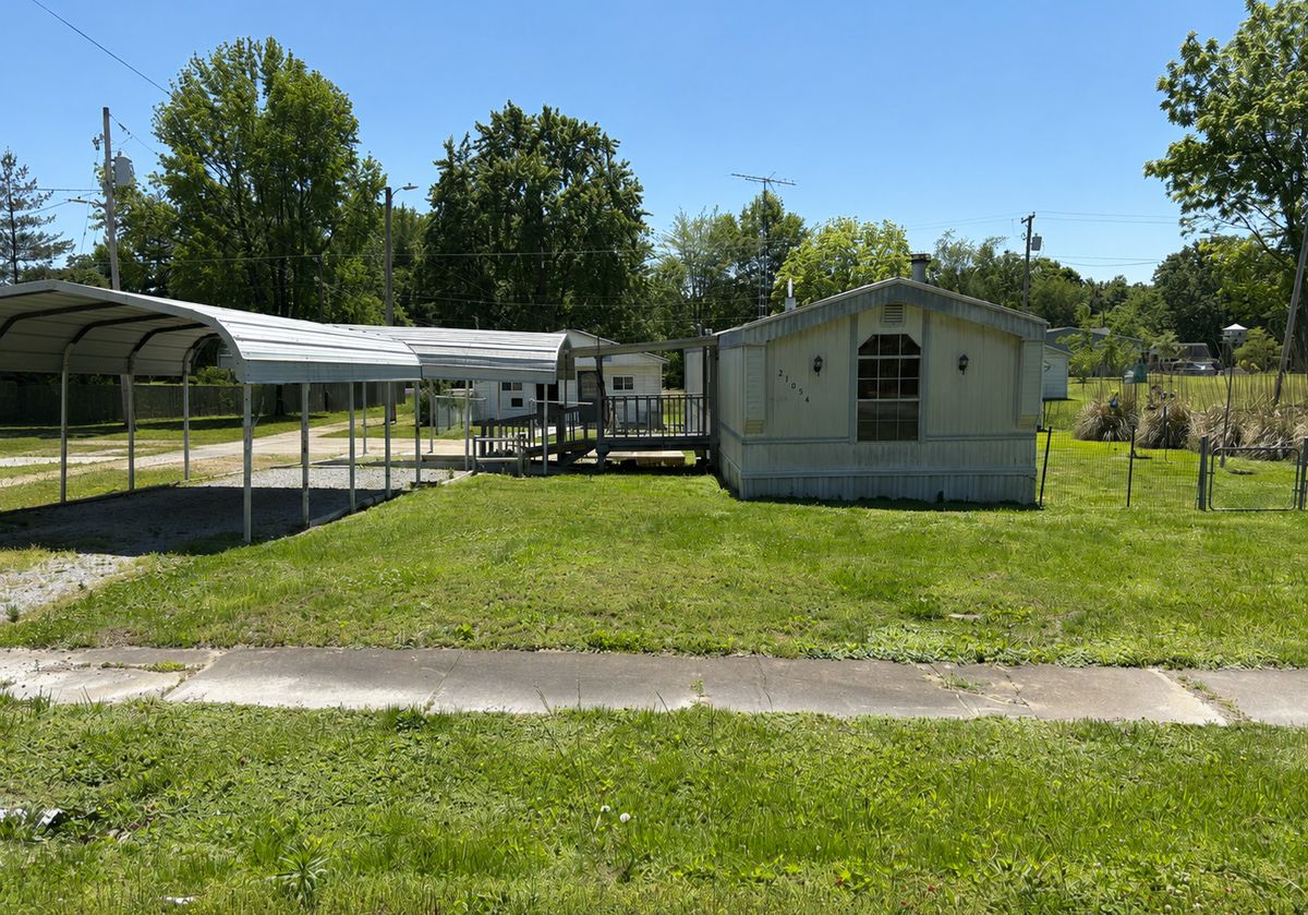 21654 Benton Street, Thompsonville, IL 62890