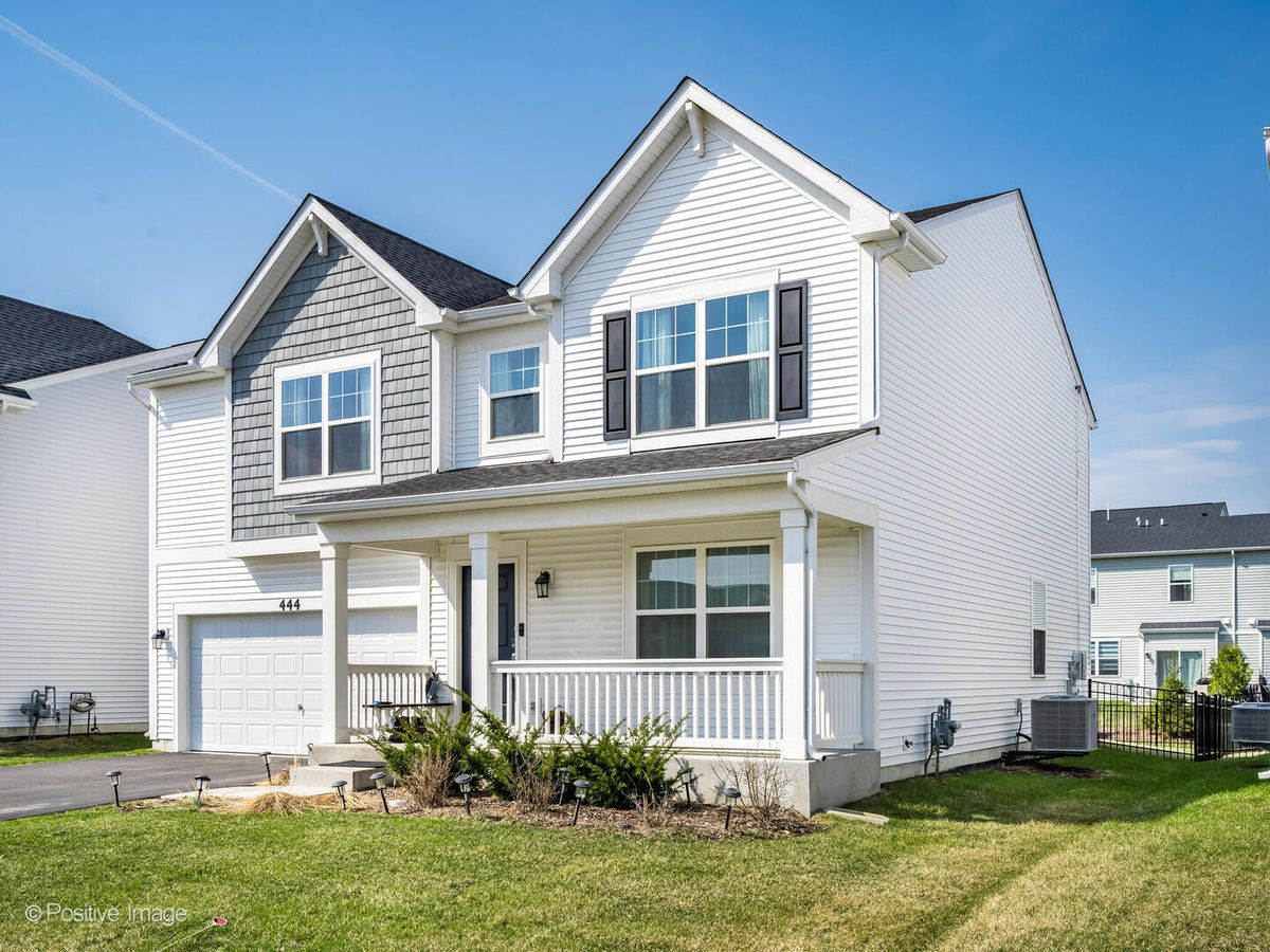 444 Radcliff Lane, South Elgin, IL 60177