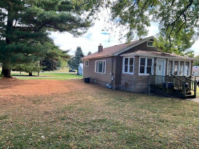913 S 15th Avenue, Freeport, IL 61032