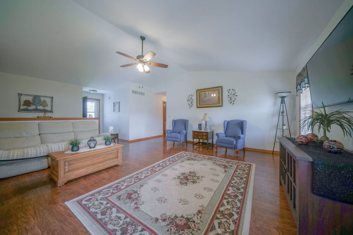 192 Prairie Moon Drive, Davis Junction, IL 61020
