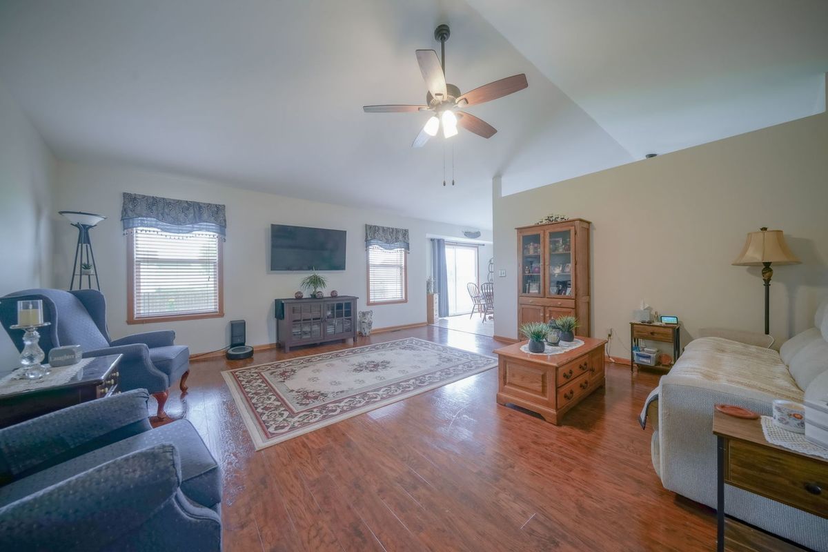 192 Prairie Moon Drive, Davis Junction, IL 61020