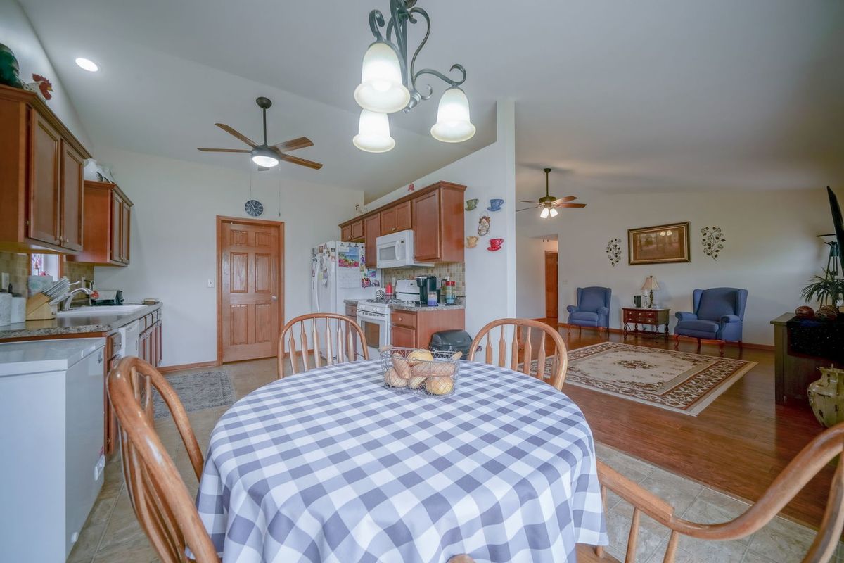 192 Prairie Moon Drive, Davis Junction, IL 61020