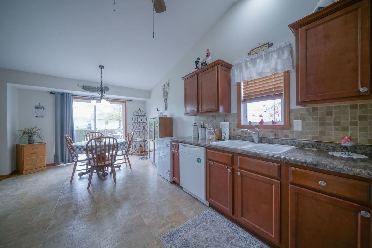 192 Prairie Moon Drive, Davis Junction, IL 61020