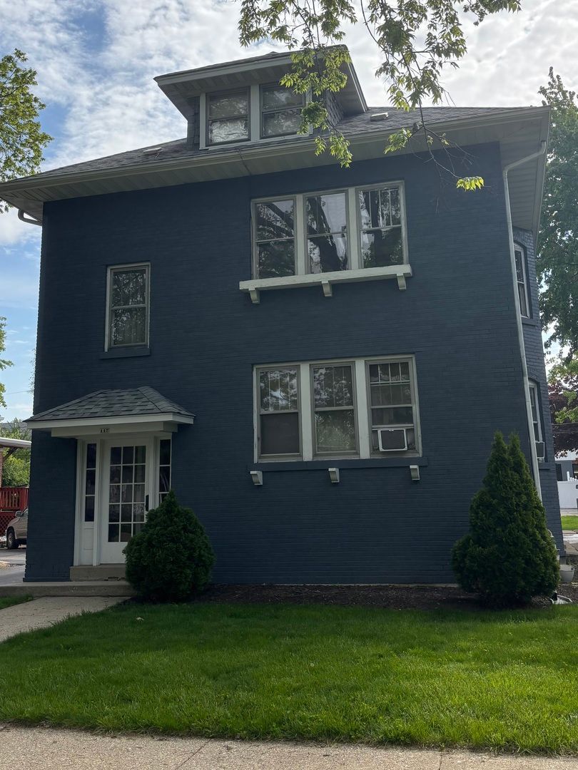 115 Myrtle Avenue, Elmhurst, IL 60126