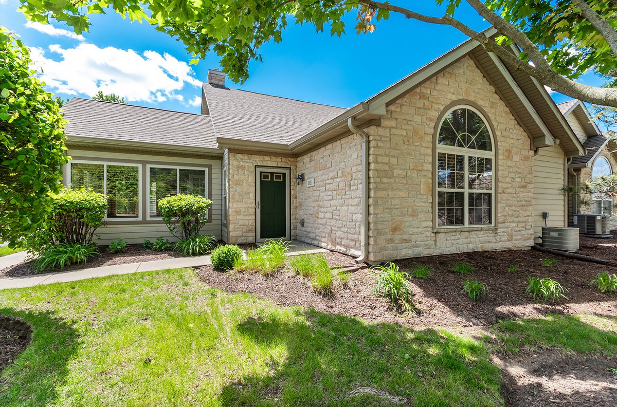 1920 TIMBERS EDGE Circle, Joliet, IL 60431