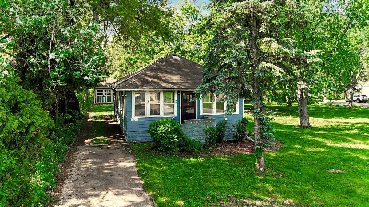 304 Cameron Avenue, Lockport, IL 60441