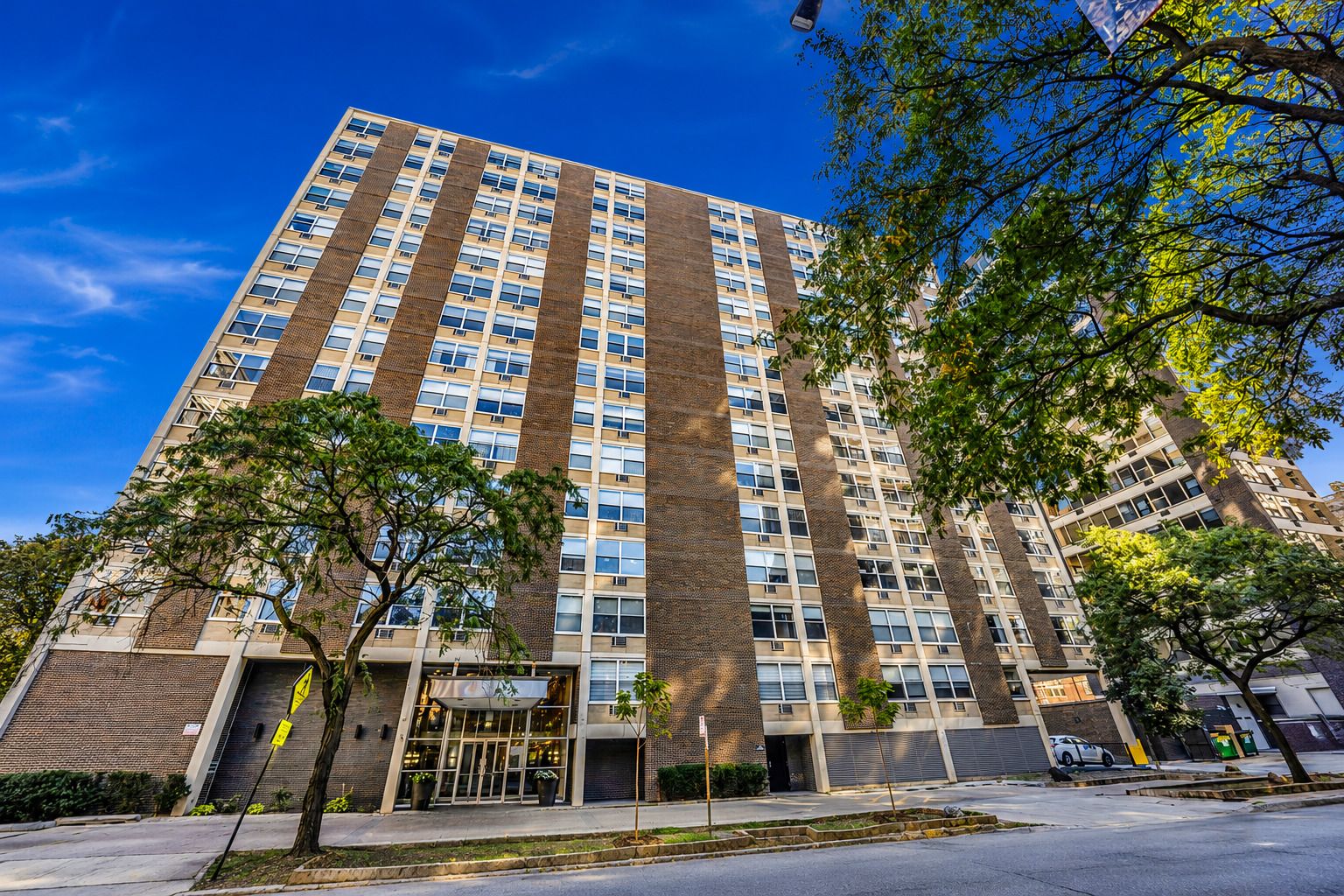 3033 N Sheridan Road #1610 — Chicago, IL 60657