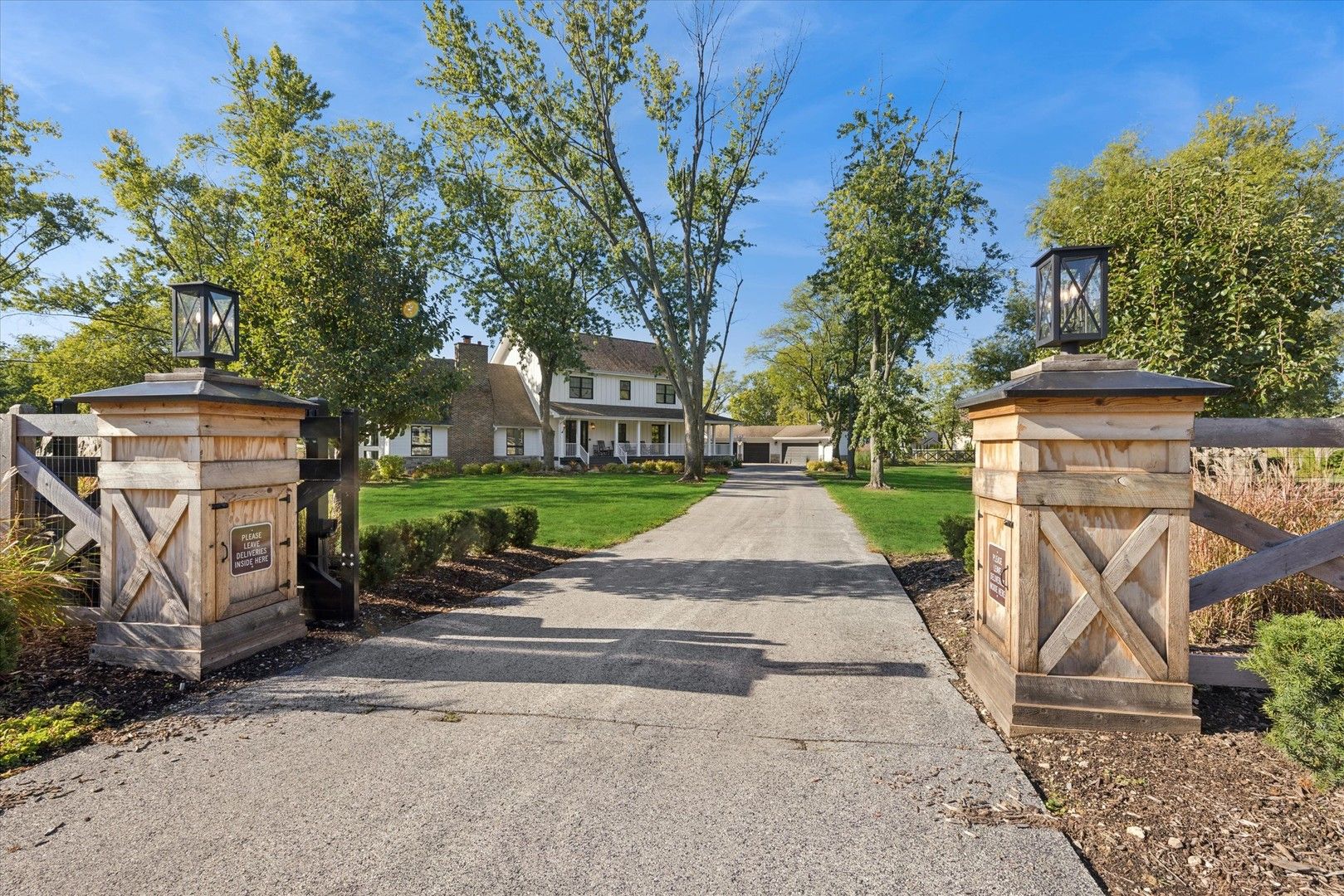 16W185 89th Street — Burr Ridge, IL 60527