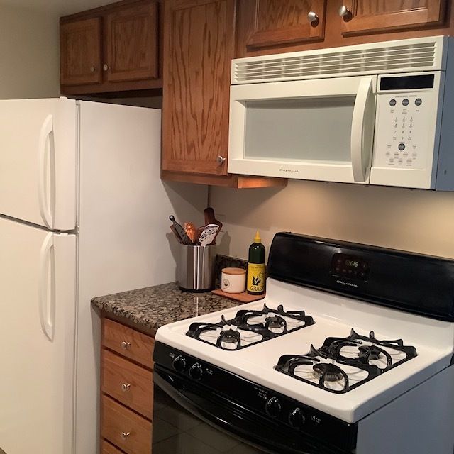 169 E Palatine Road #J, Palatine, IL 60067