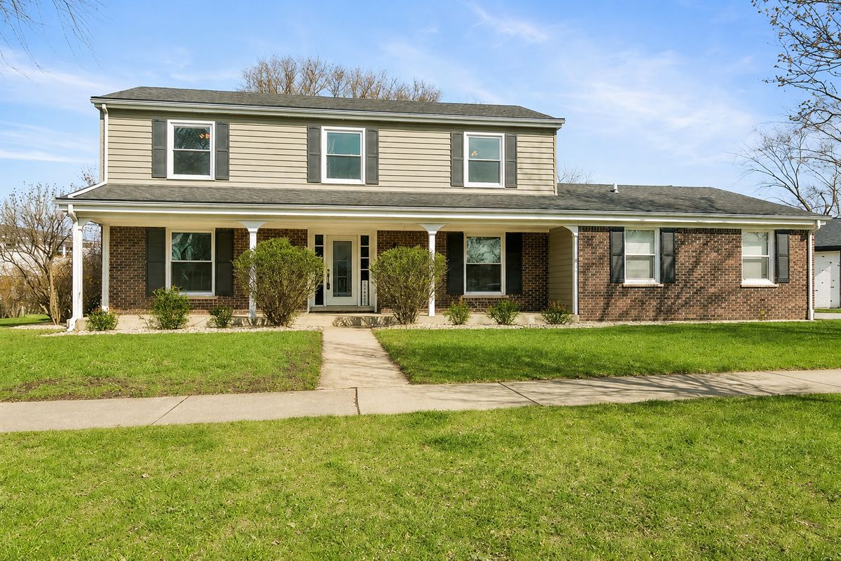 1653 N Douglas Avenue, Arlington Heights, IL 60004