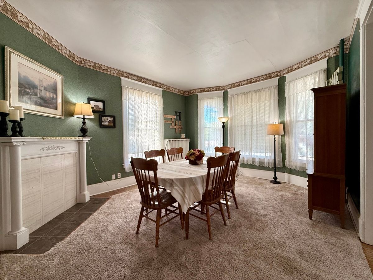 222 W Main Street, Clinton, IL 61727