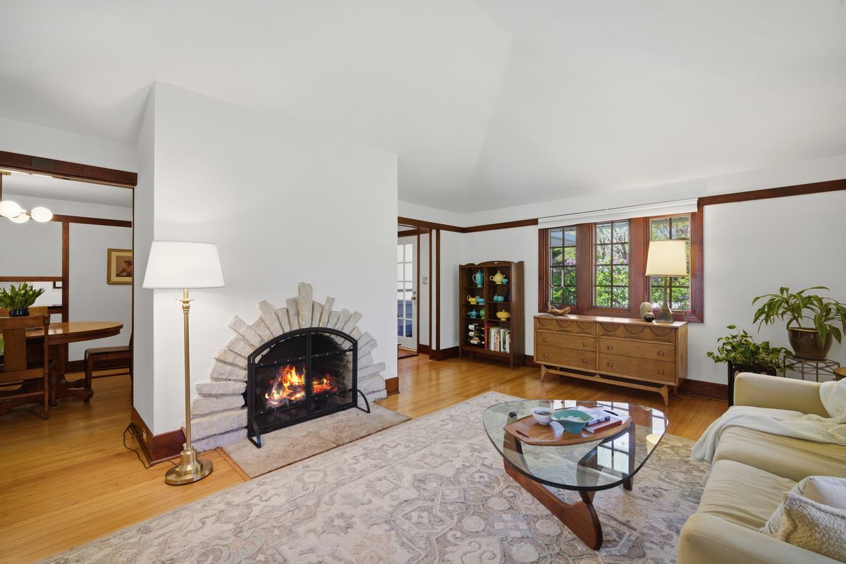 1184 Wade Street, Highland Park, IL 60035