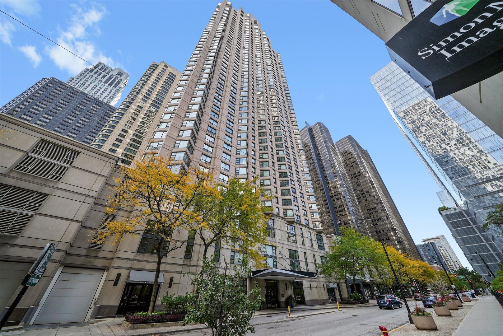 401 E ONTARIO Street #1304 — Chicago, IL 60611