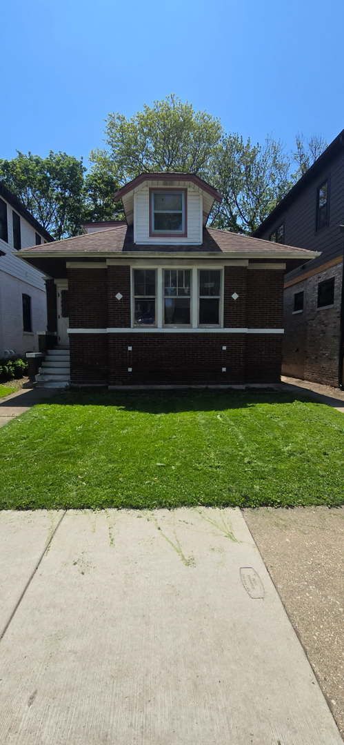 2539 W Winnemac Avenue — Chicago, IL 60625