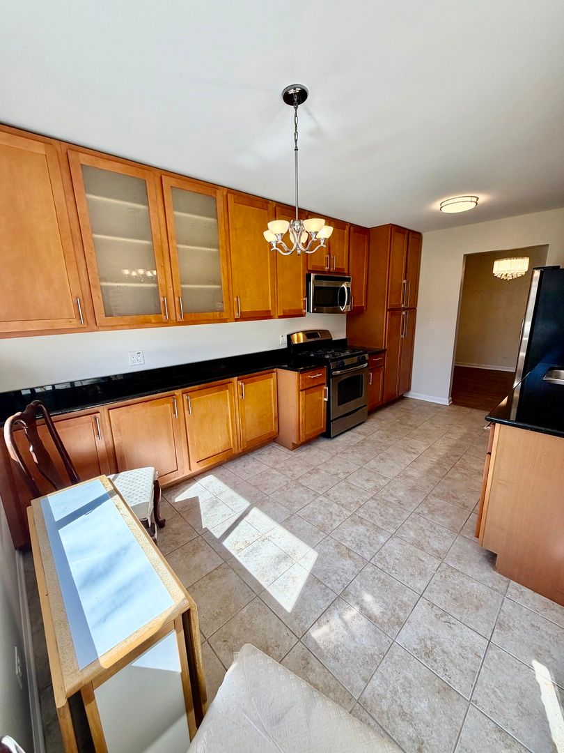 1053 Scanlon Drive #A1, Wheeling, IL 60090