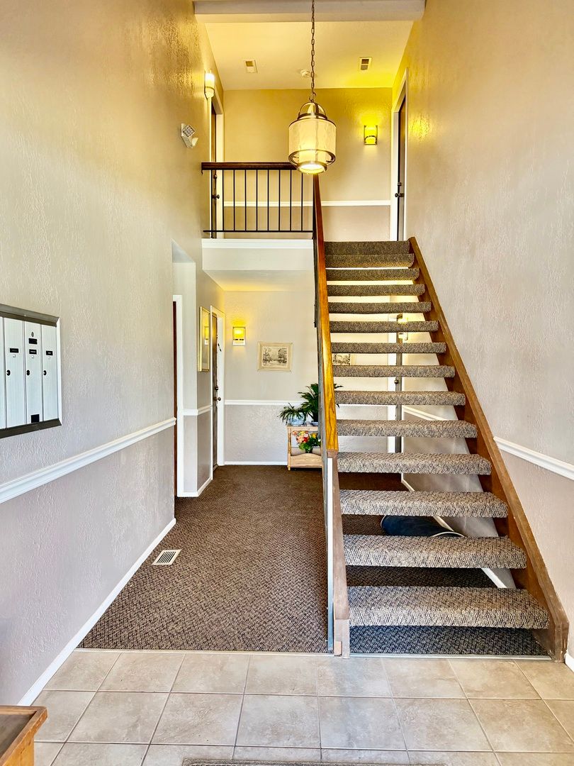 1053 Scanlon Drive #A1, Wheeling, IL 60090