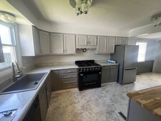 312 N 12TH Street, Herrin, IL 62948