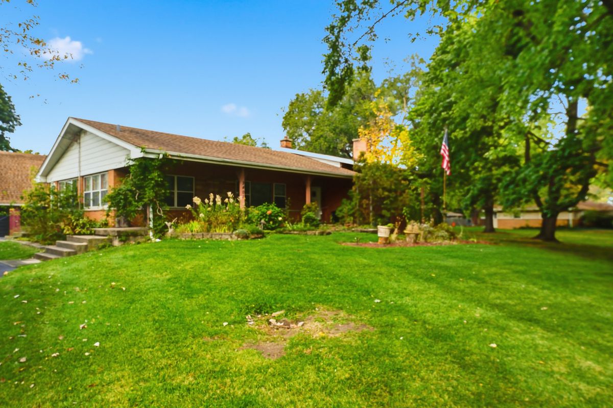 2401 Rohlwing Road, Rolling Meadows, IL 60008