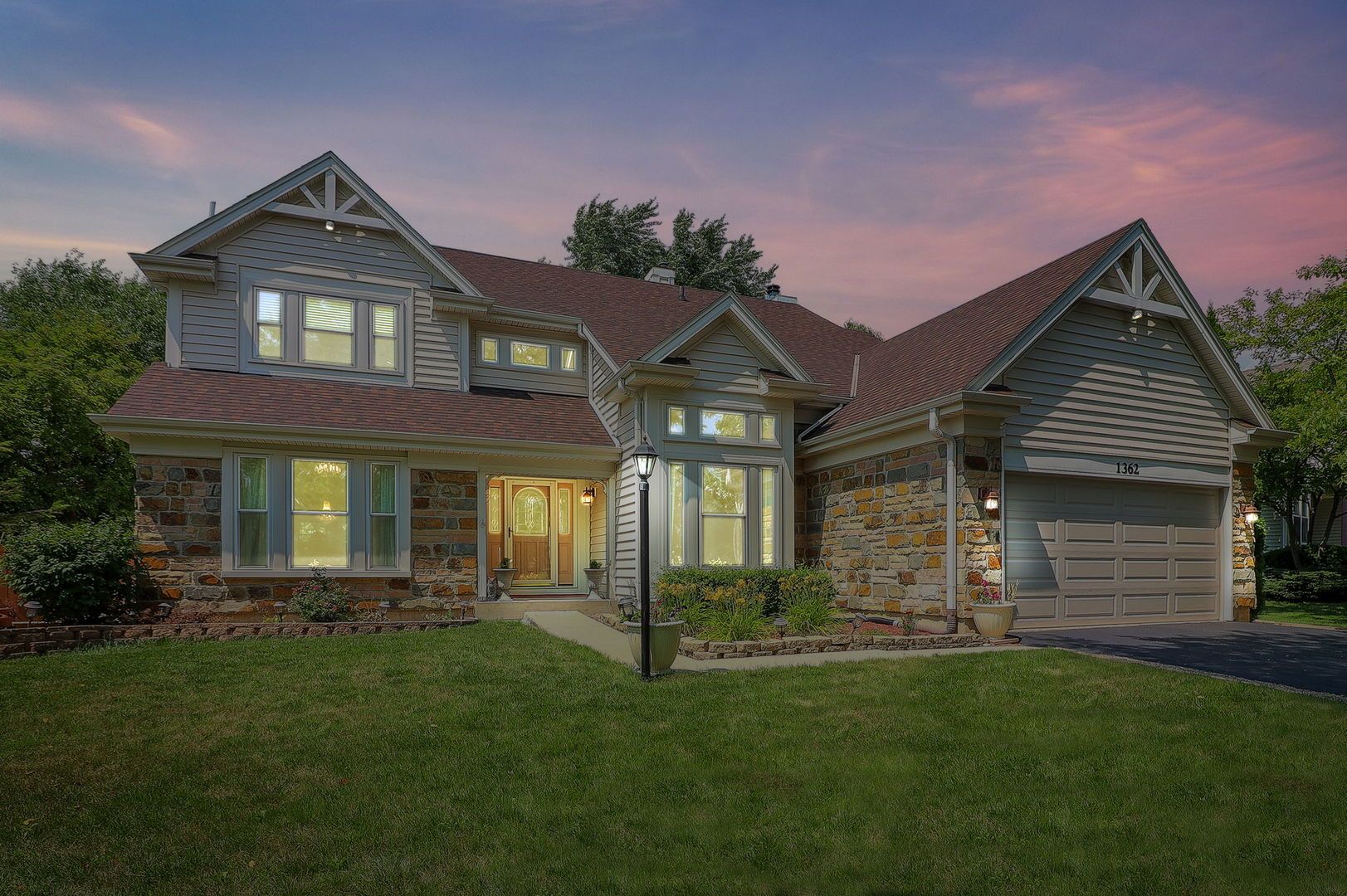 1362 Nightingale Lane — Bartlett, IL 60103