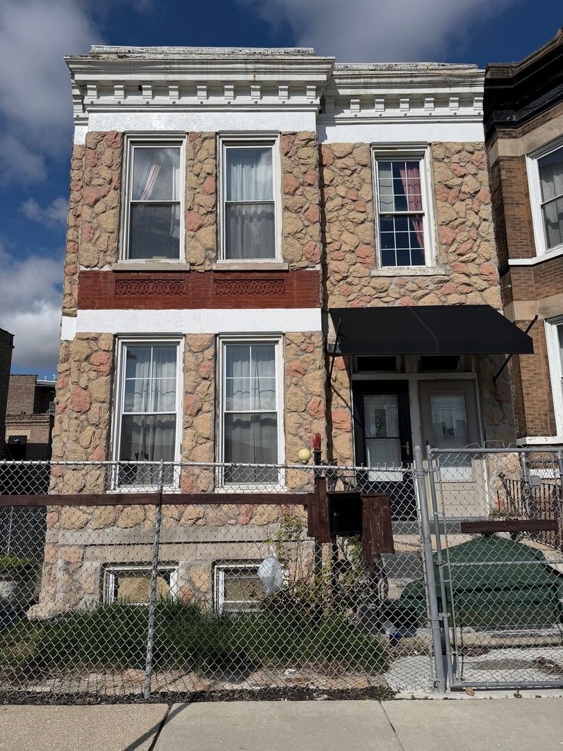 1362 Fairfield Avenue, Chicago, IL 60608