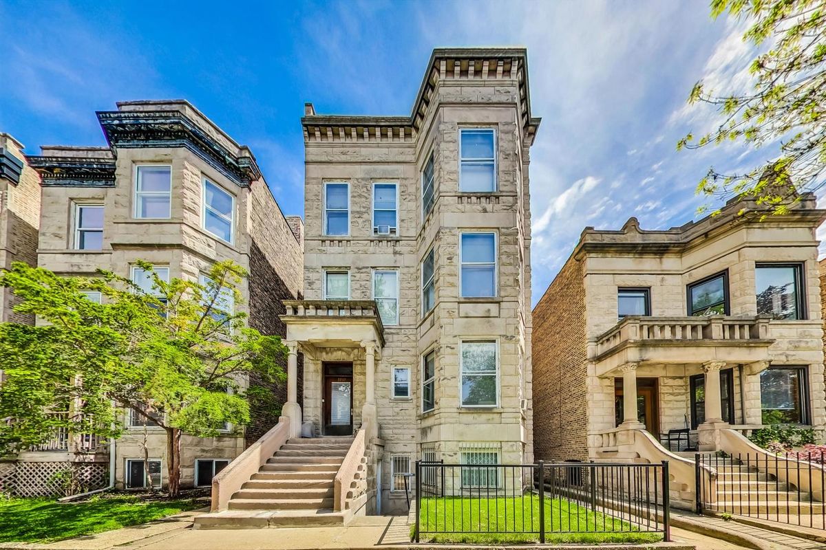 3717 Magnolia Avenue, Chicago, IL 60613
