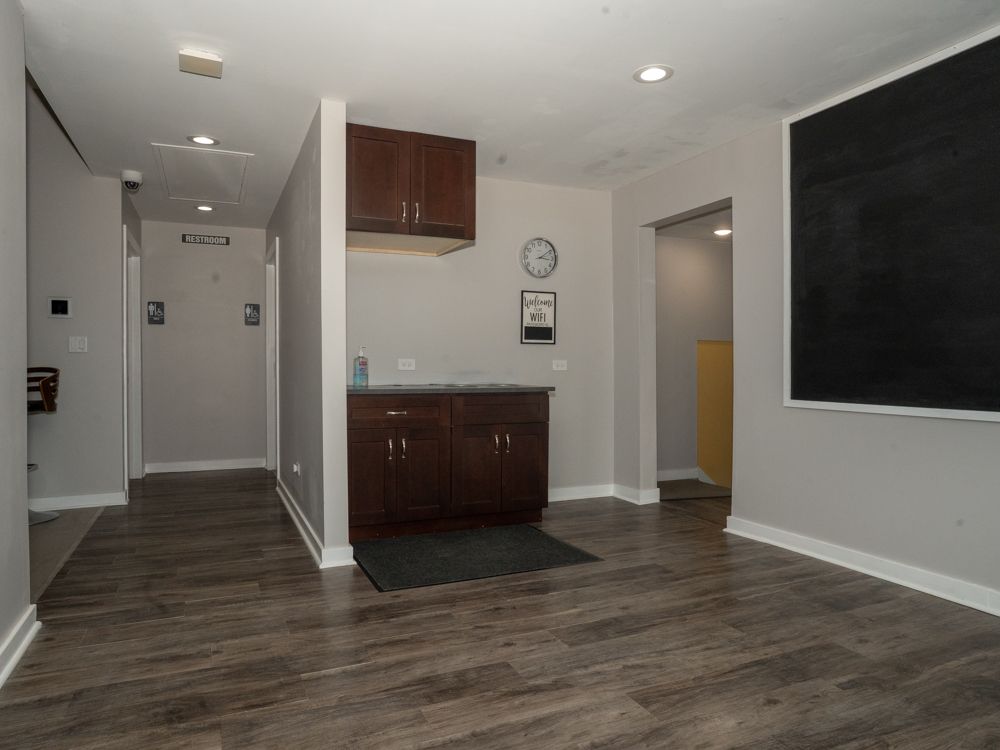 914 N Lake Street #2, Mundelein, IL 60060