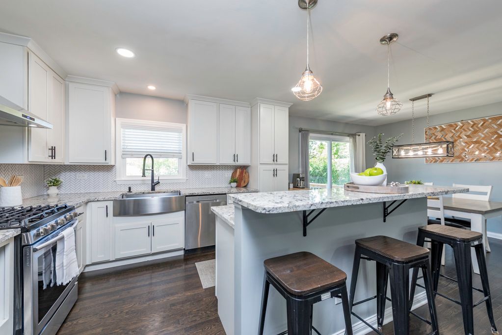 2308 Carriage Lane, Lindenhurst, IL 60046