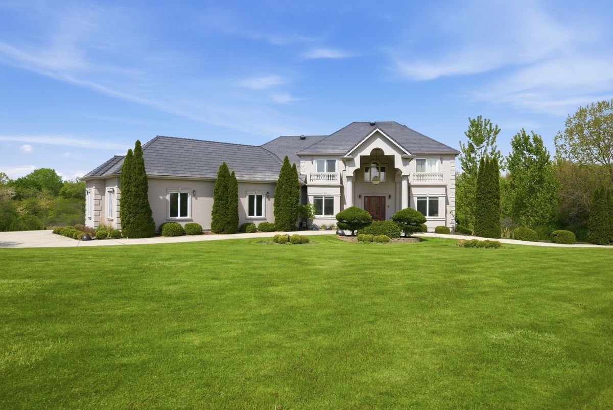 9 Falcon Lakes Drive, South Barrington, IL 60010