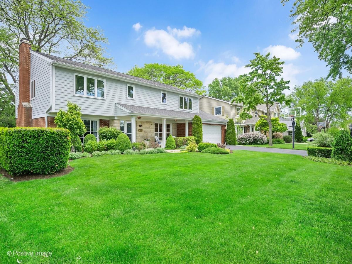 130 Naperville Road, Clarendon Hills, IL 60514