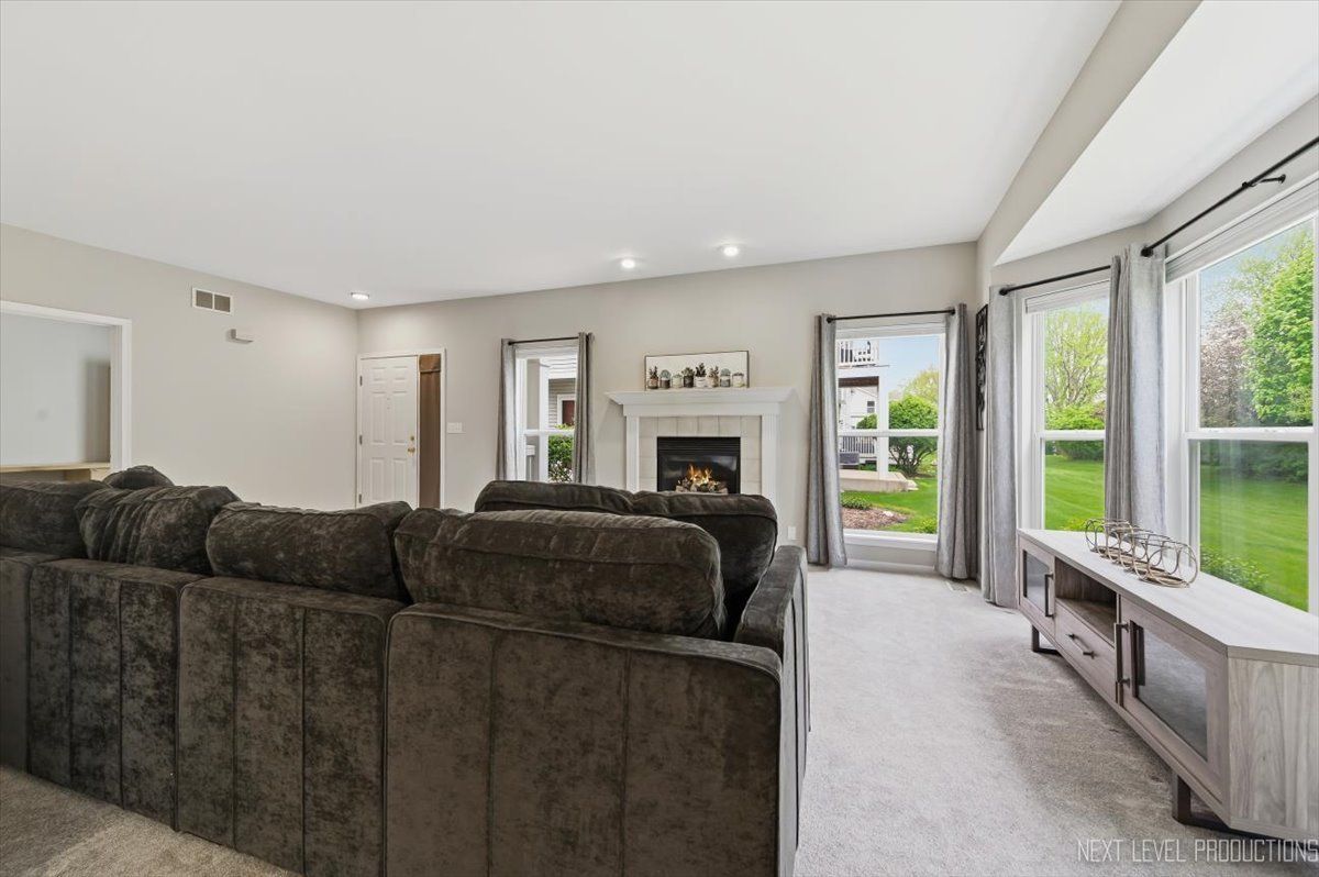 357 Ridge Road, North Aurora, IL 60542