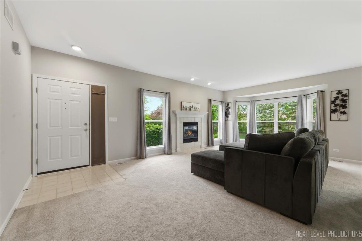357 Ridge Road, North Aurora, IL 60542